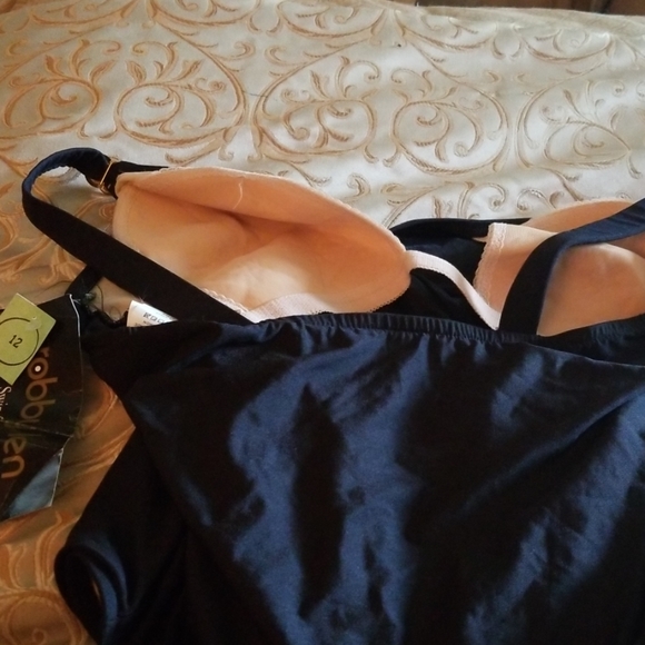 Swimsuit - Picture 3 of 3